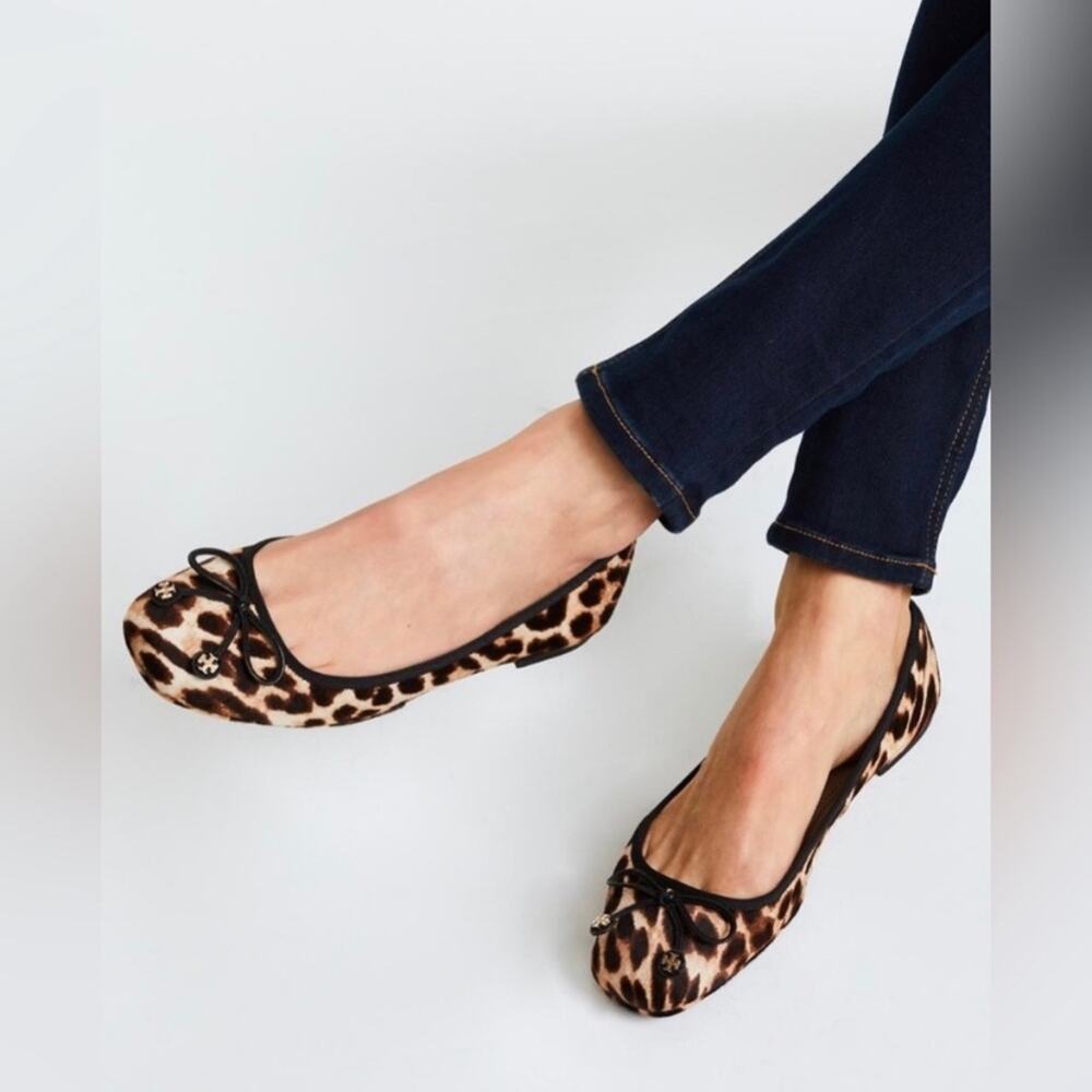 Tory Burch Laila Calf Hair Driver Ballet Flats in Leopard Size 7.5 Bow Accent